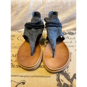 Zip up sandals